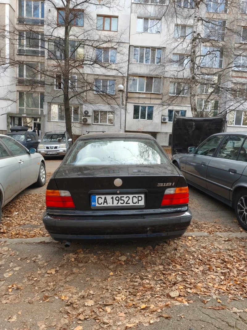 BMW 318, снимка 3 - Автомобили и джипове - 52921611