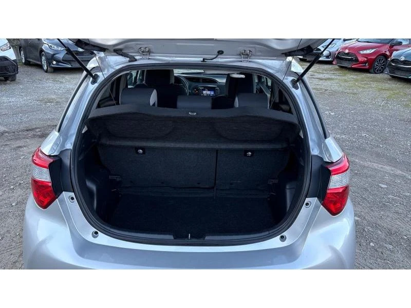 Toyota Yaris 1.5 HSD LUNA PLUS, снимка 10 - Автомобили и джипове - 53123990