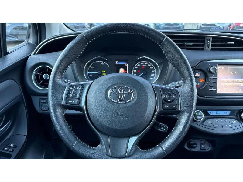 Toyota Yaris 1.5 HSD LUNA PLUS, снимка 13 - Автомобили и джипове - 53123990