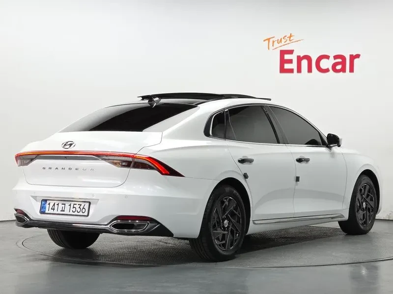 Hyundai Grandeur, снимка 2 - Автомобили и джипове - 54831967