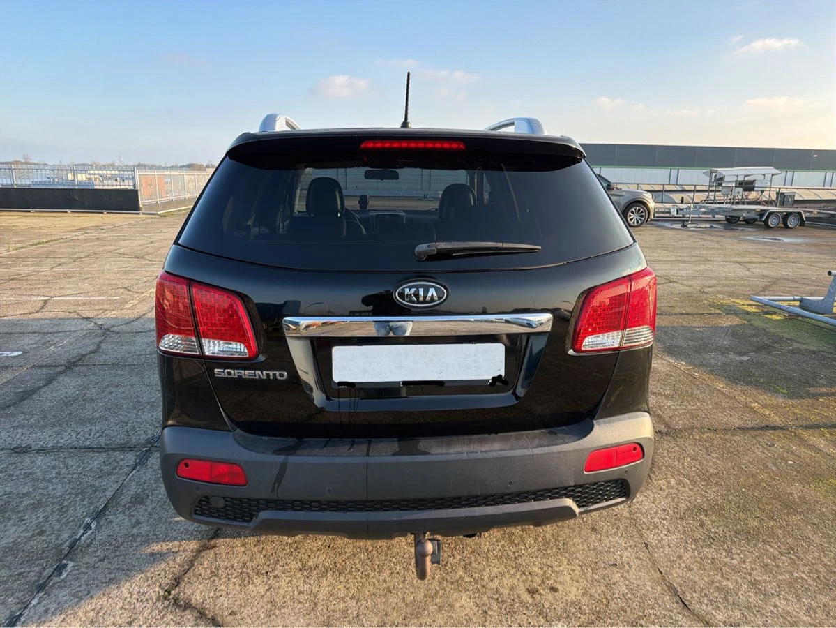 Kia Sorento 2.4* БЕНЗИН* РЪЧНИ* СКОРОСТИ* 2WD* * * , снимка 4 - Автомобили и джипове - 43337363