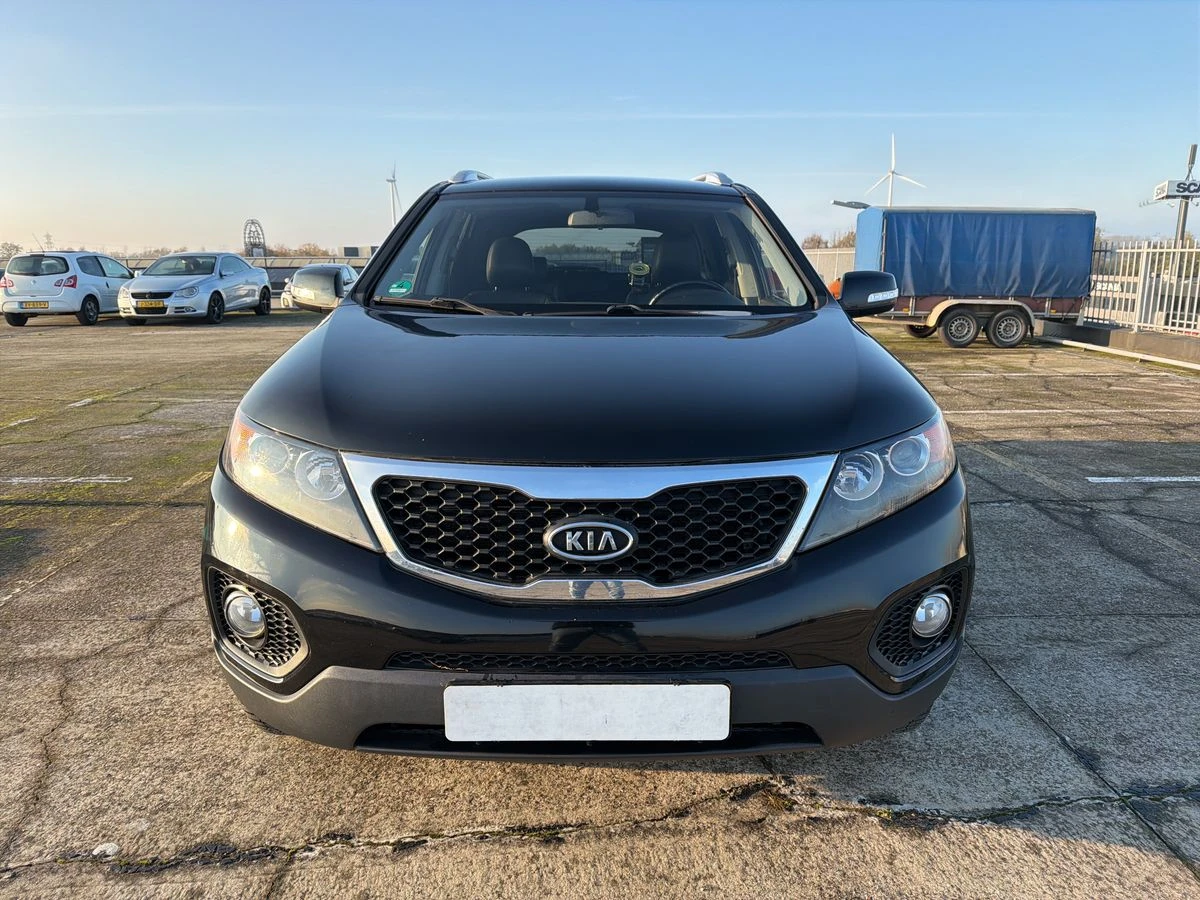 Kia Sorento 2.4* БЕНЗИН* РЪЧНИ* СКОРОСТИ* 2WD* * * , снимка 2 - Автомобили и джипове - 43337363