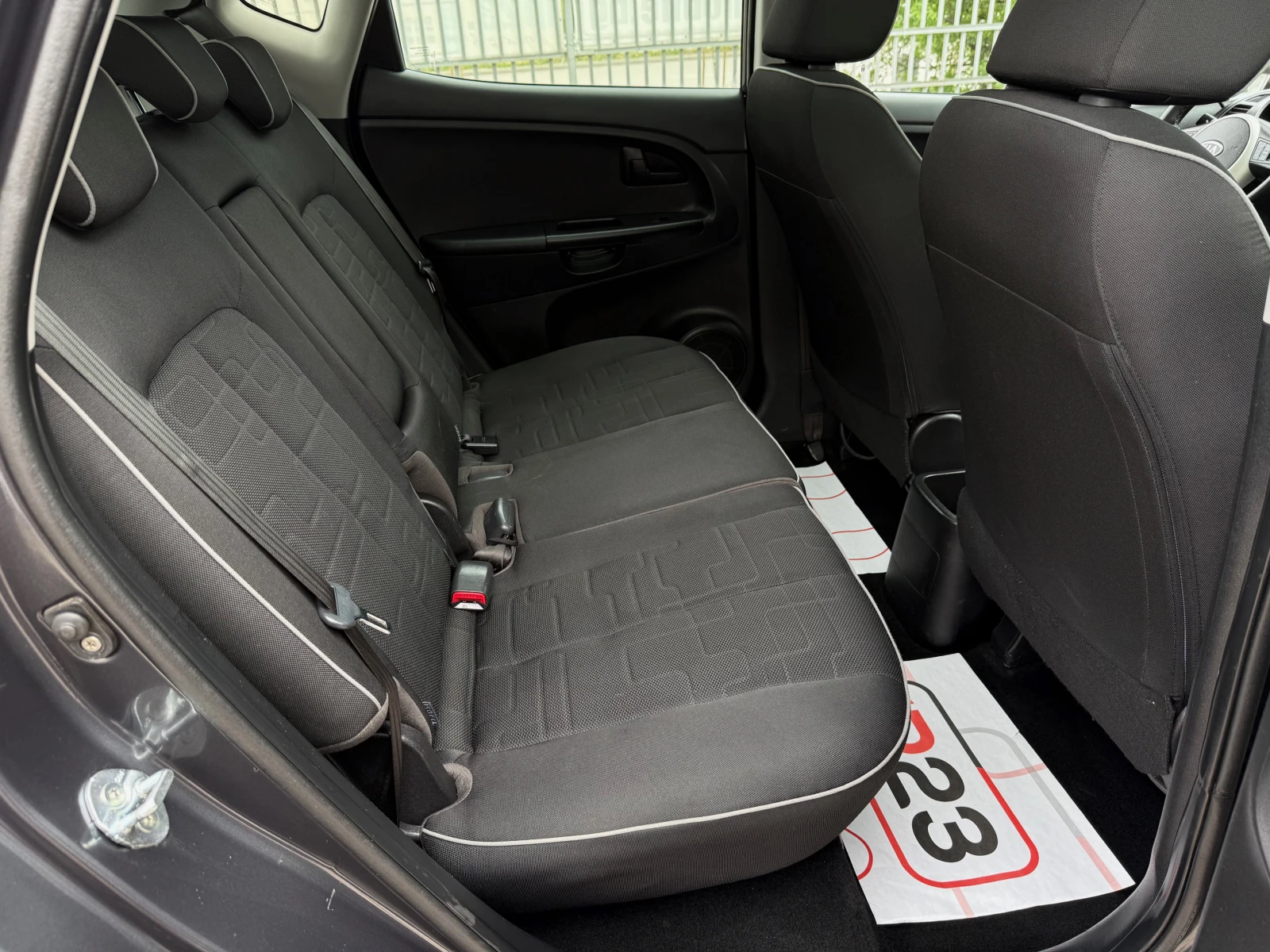 Kia Venga 1.6* CRDi* ВСИЧКИ* ЕКСТРИ* * *  - изображение 10