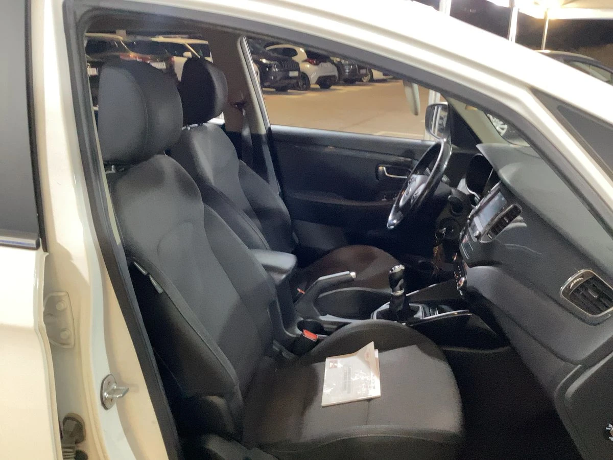 Kia Carens 1.6* БЕНЗИН* 2018год* FACELIFT* ЕВРО* 6* * * , снимка 9 - Автомобили и джипове - 43337363