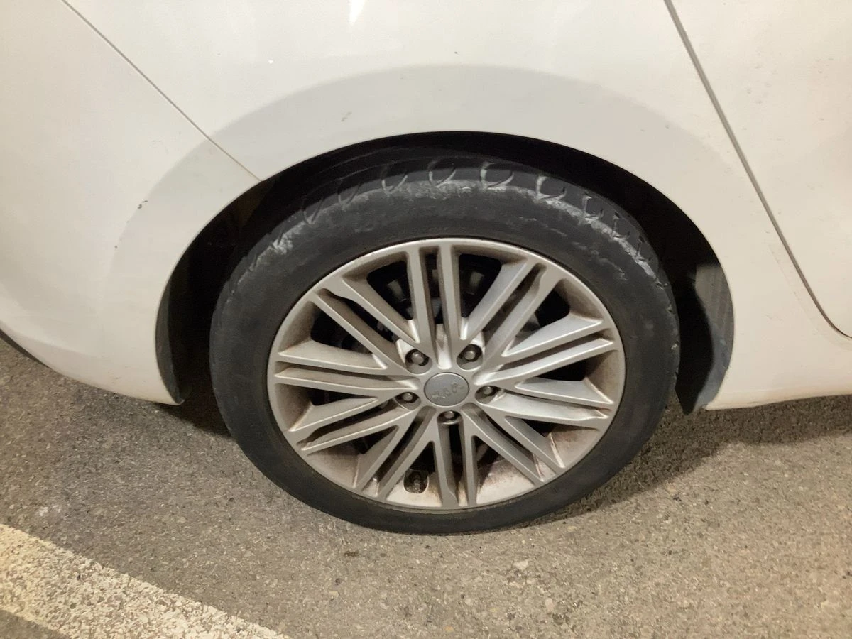 Kia Carens 1.6* БЕНЗИН* 2018год* FACELIFT* ЕВРО* 6* * * , снимка 7 - Автомобили и джипове - 43337363