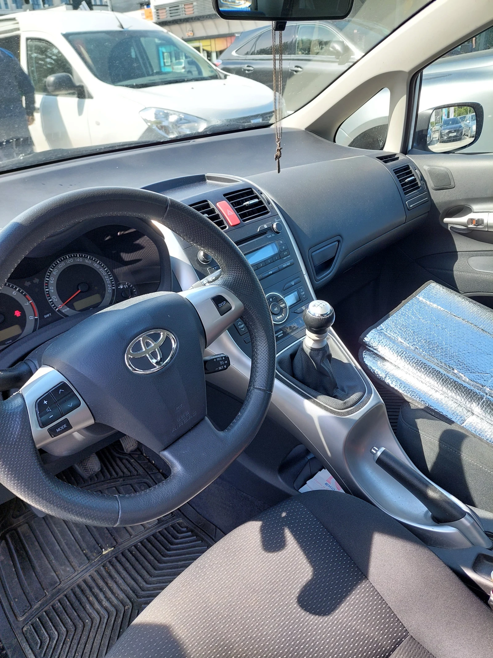 Toyota Auris  - изображение 7