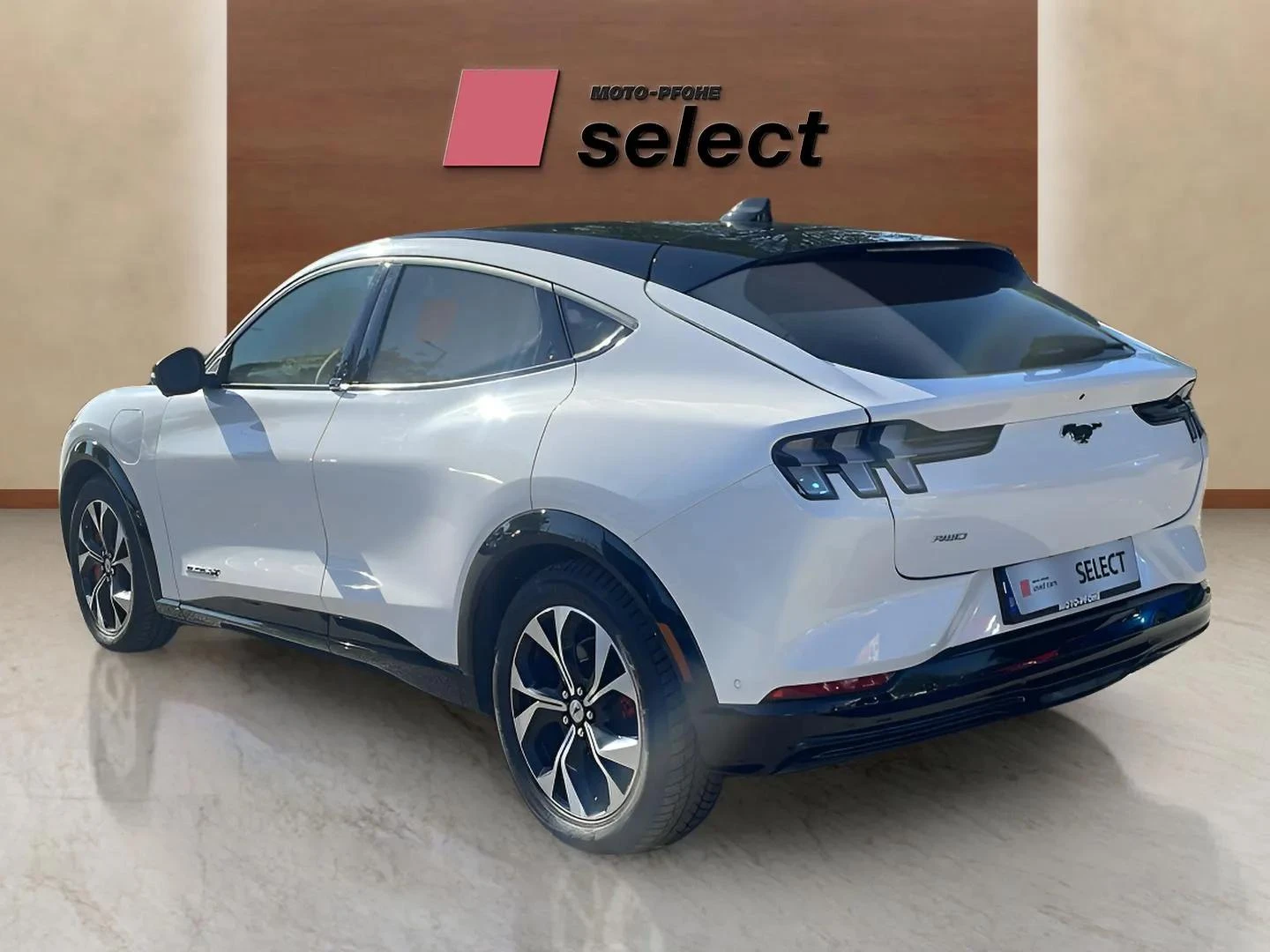 Ford Mustang Mach-E 98 kWh - изображение 7