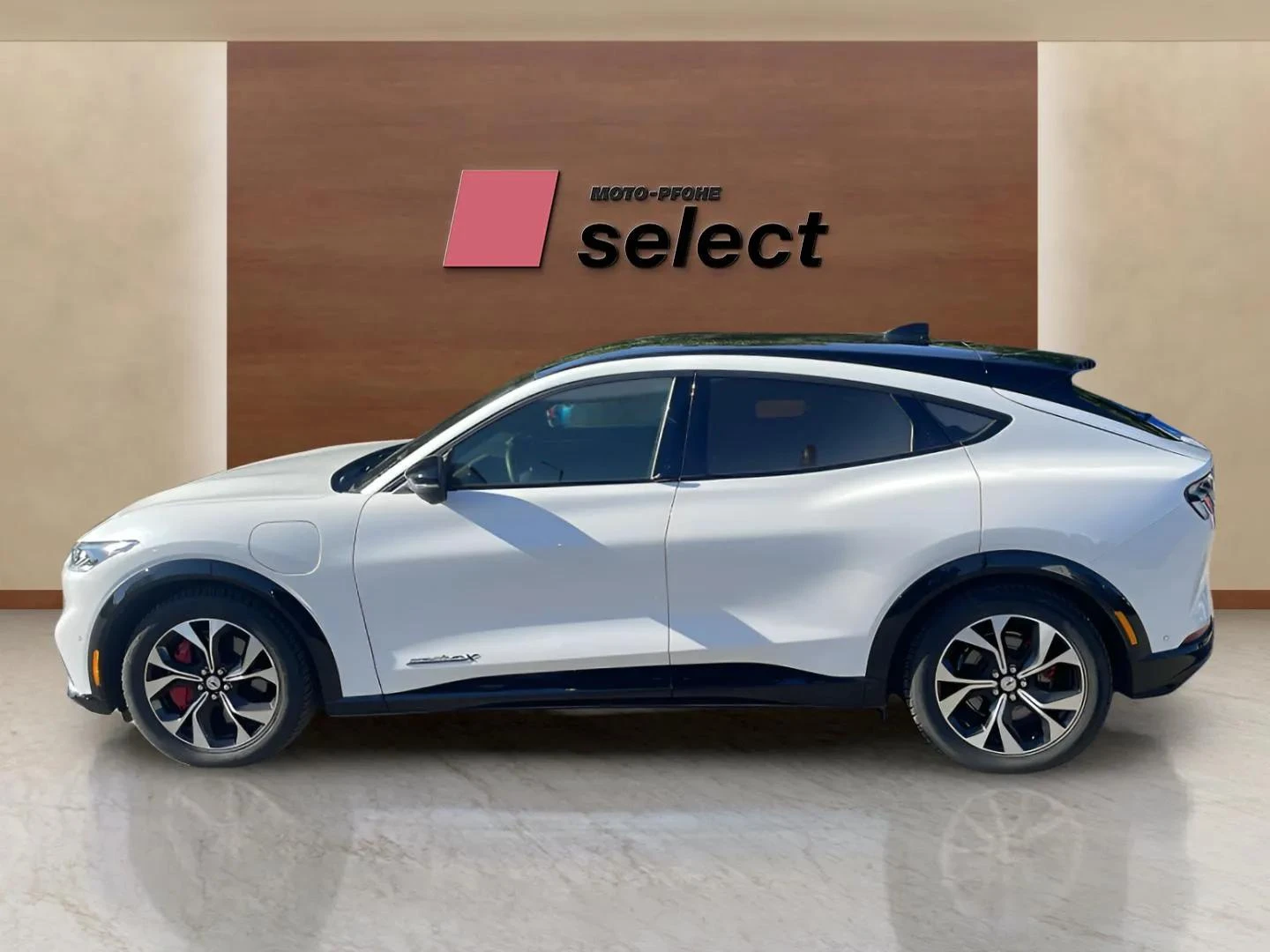 Ford Mustang Mach-E 98 kWh - изображение 8