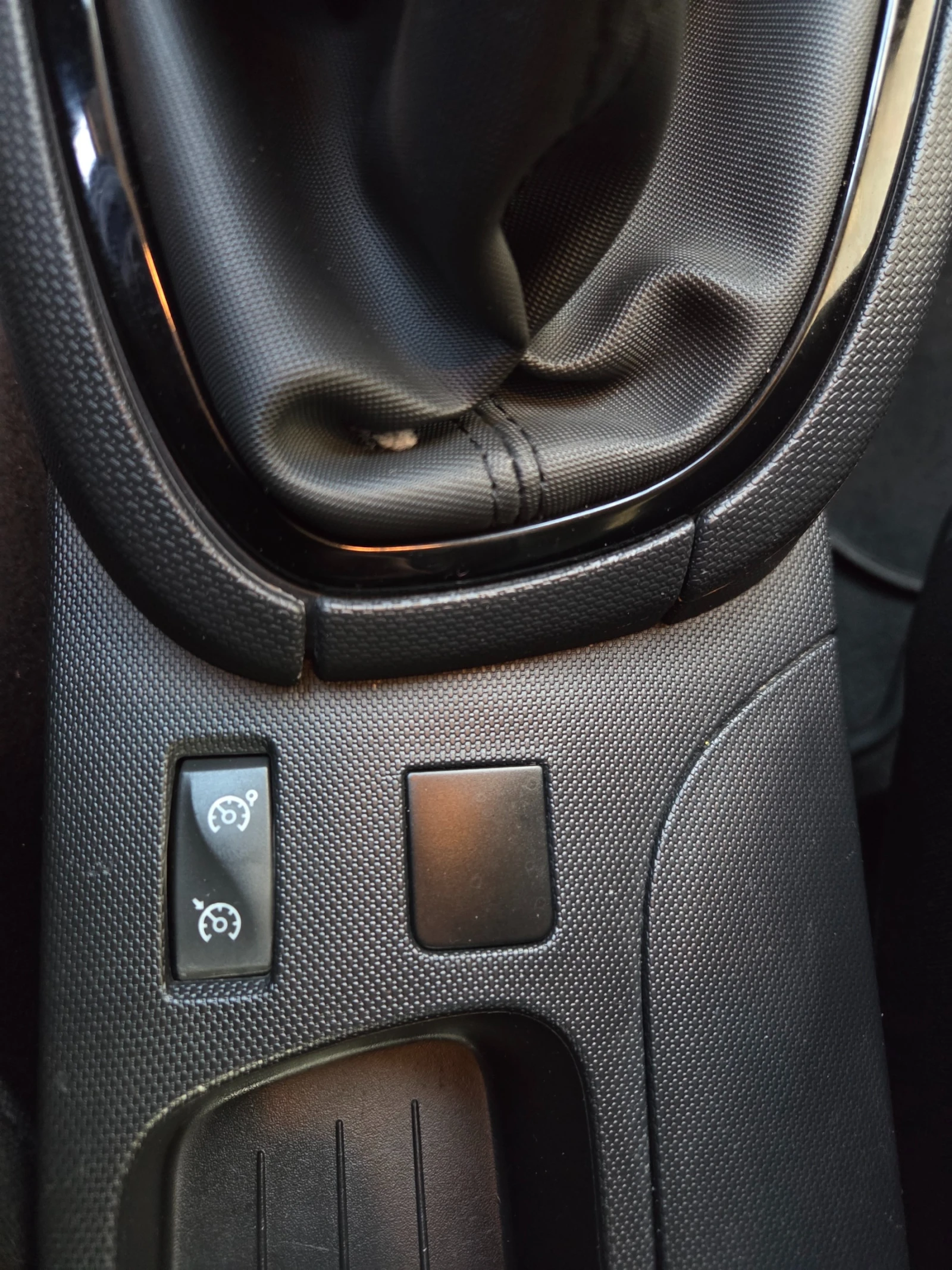 Renault Clio Costume National 1.5DCi  | Mobile.bg   11