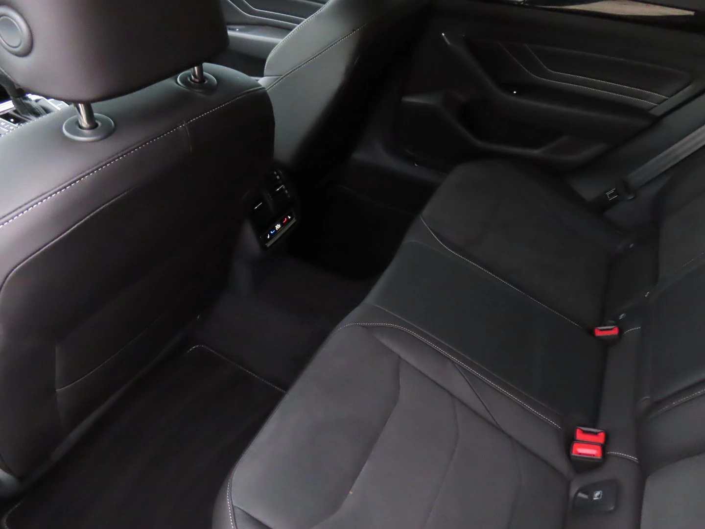 VW Arteon R-Line 2.0 TDI SCR DSG | Mobile.bg � ����������� 15