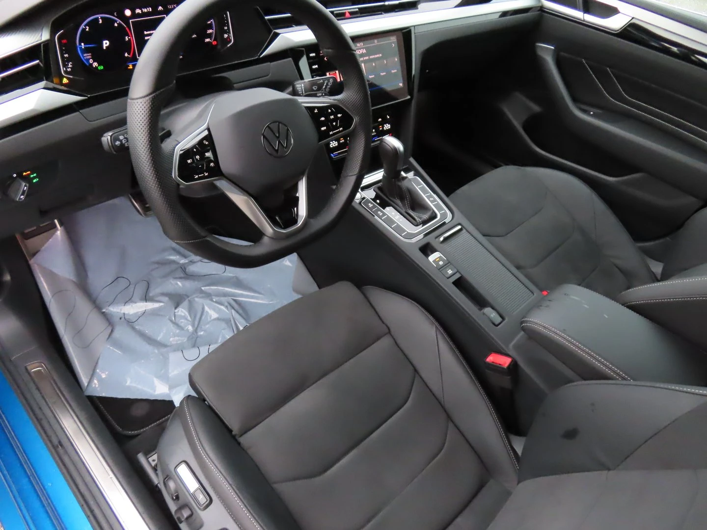 VW Arteon R-Line 2.0 TDI SCR DSG - изображение 4