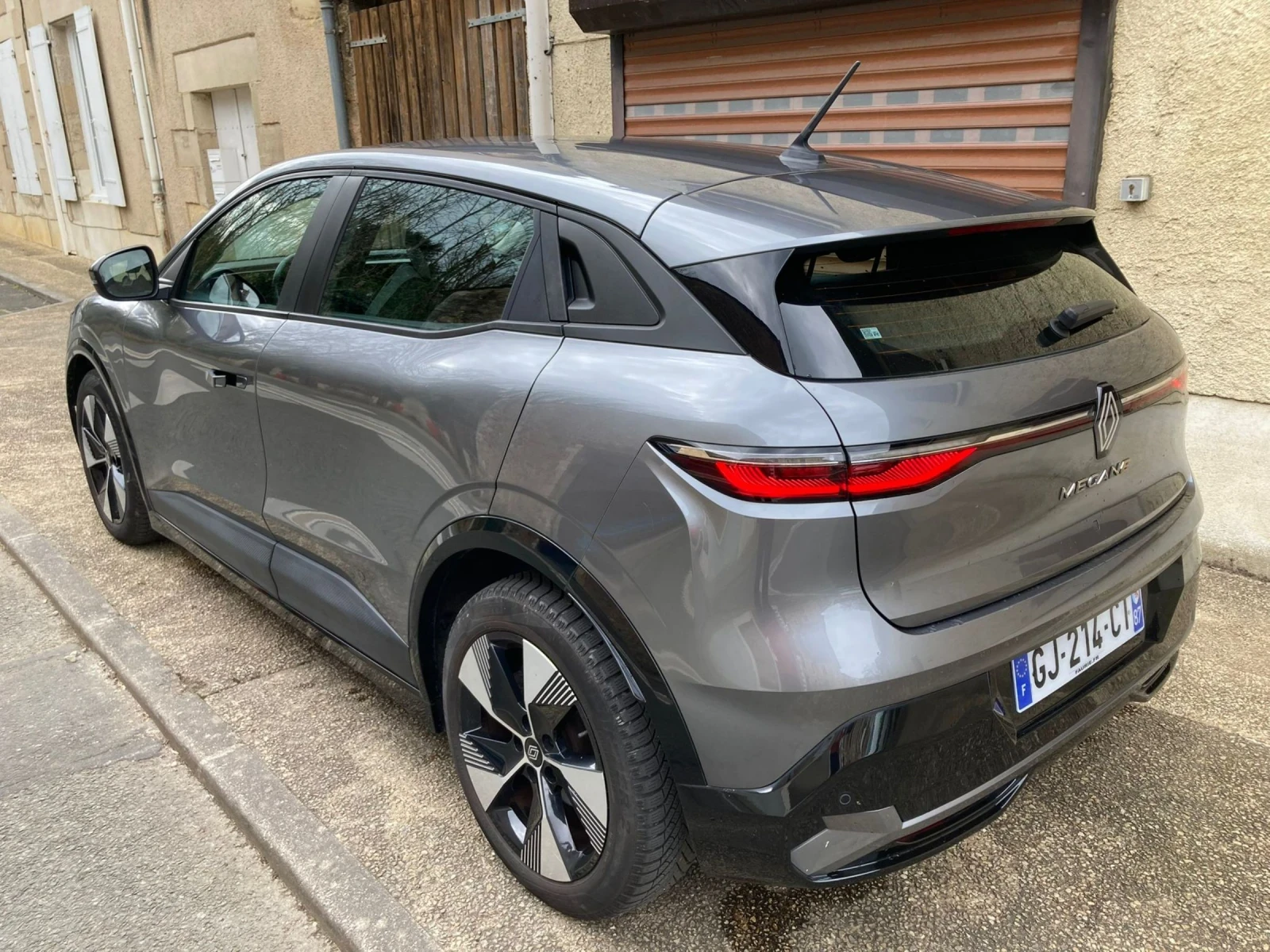 Renault Megane  E-TECH EV60 220 EQUILIBRE | Mobile.bg � ����������� 2