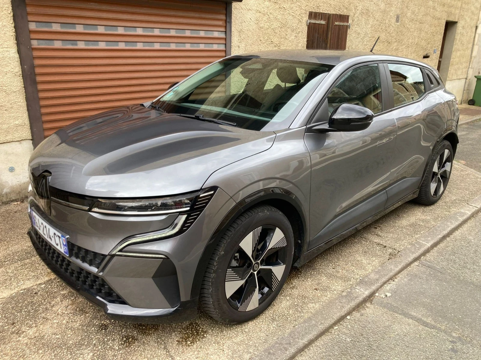 Renault Megane  E-TECH EV60 220 EQUILIBRE | Auto.bg — изображение 1