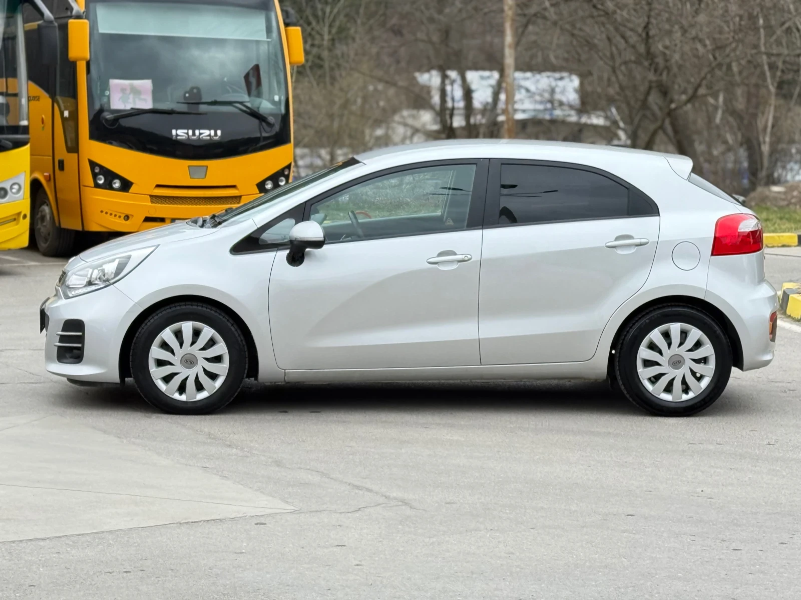 Kia Rio 1.4CRDi Навигация* Камера* Климатроник* Подгрев, снимка 9 - Автомобили и джипове - 53894480