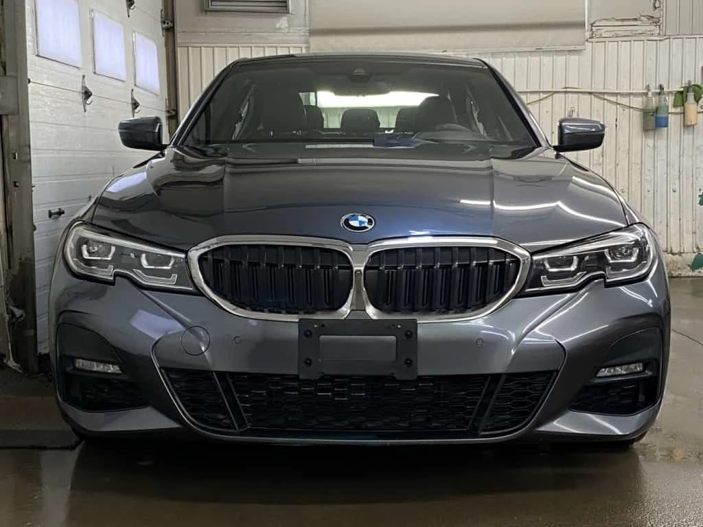 BMW 330 330i xDrive M SPORT + PREMIUM PACKAGE!!  CARFAX