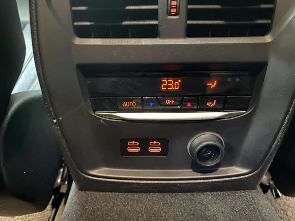 BMW 330 330i xDrive M SPORT + PREMIUM PACKAGE!!  CARFAX, снимка 15 - Автомобили и джипове - 53949447