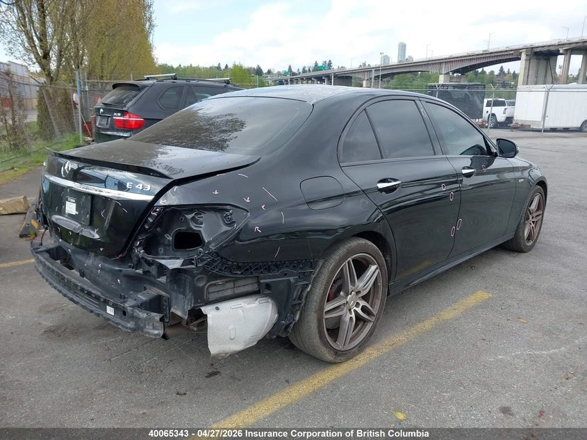 Mercedes-Benz E 43 AMG Carbon* Burmester* KN, снимка 4 - Автомобили и джипове - 54452036