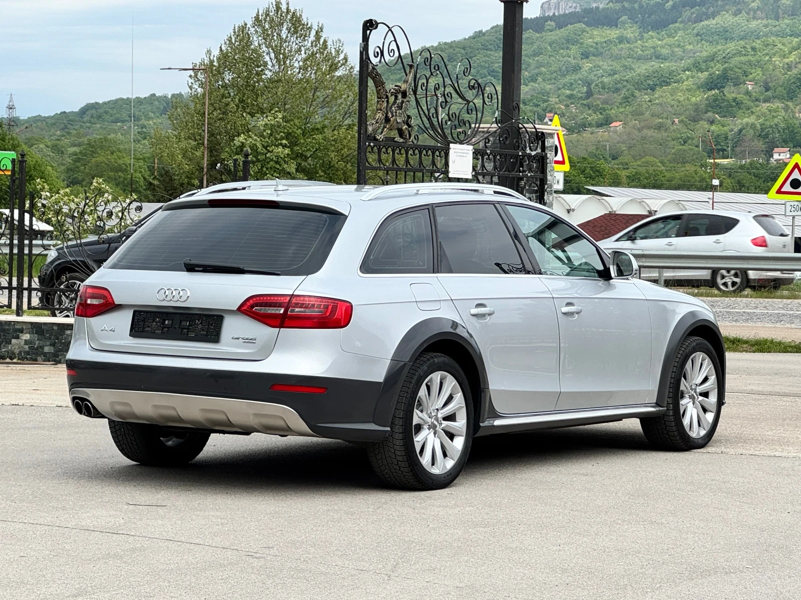Audi A4 Allroad 2.0TDI QUATTRO, снимка 4 - Автомобили и джипове - 54514401