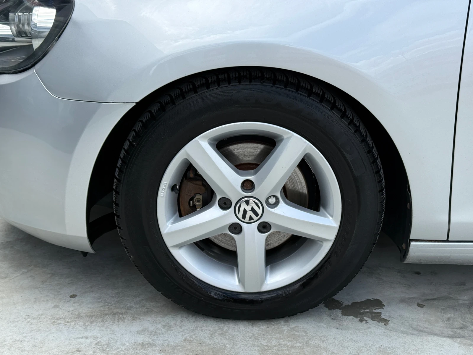VW Golf 1.6TDi, DSG, * 196 000км* Навигация, Климатроник!, снимка 14 - Автомобили и джипове - 54566140