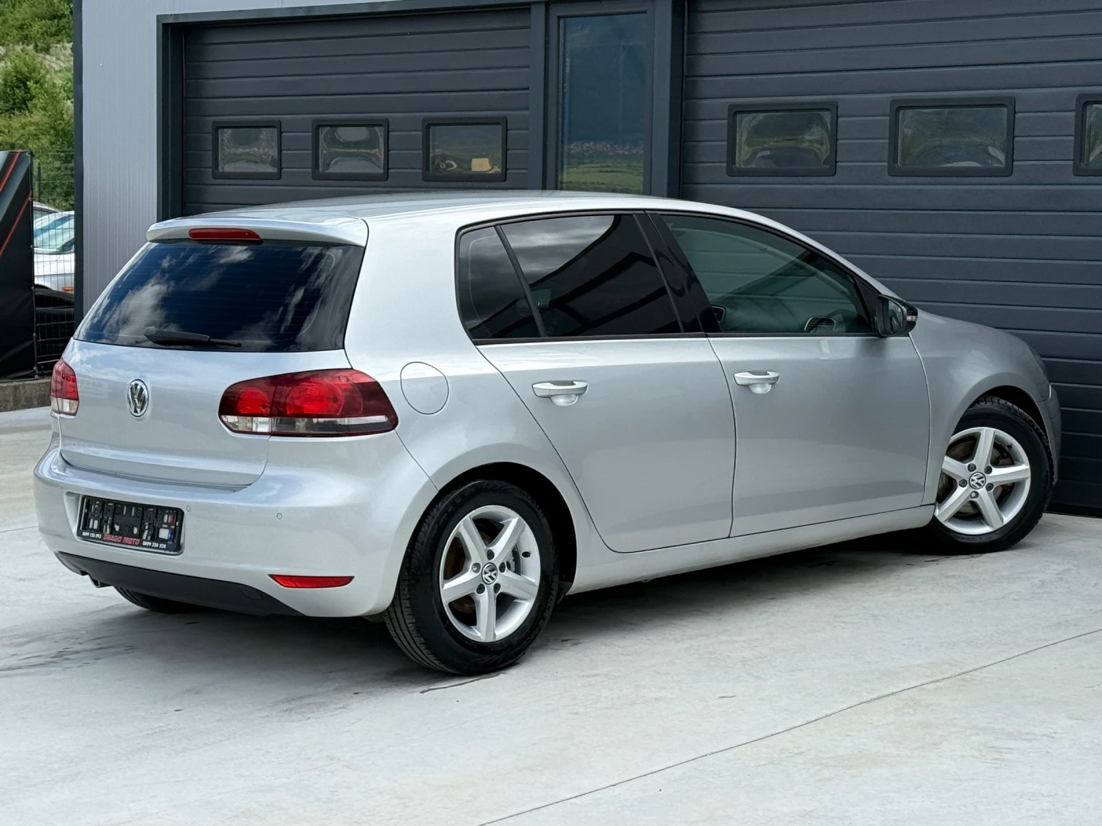VW Golf 1.6TDi, DSG, * 196 000км* Навигация, Климатроник!, снимка 6 - Автомобили и джипове - 54566140