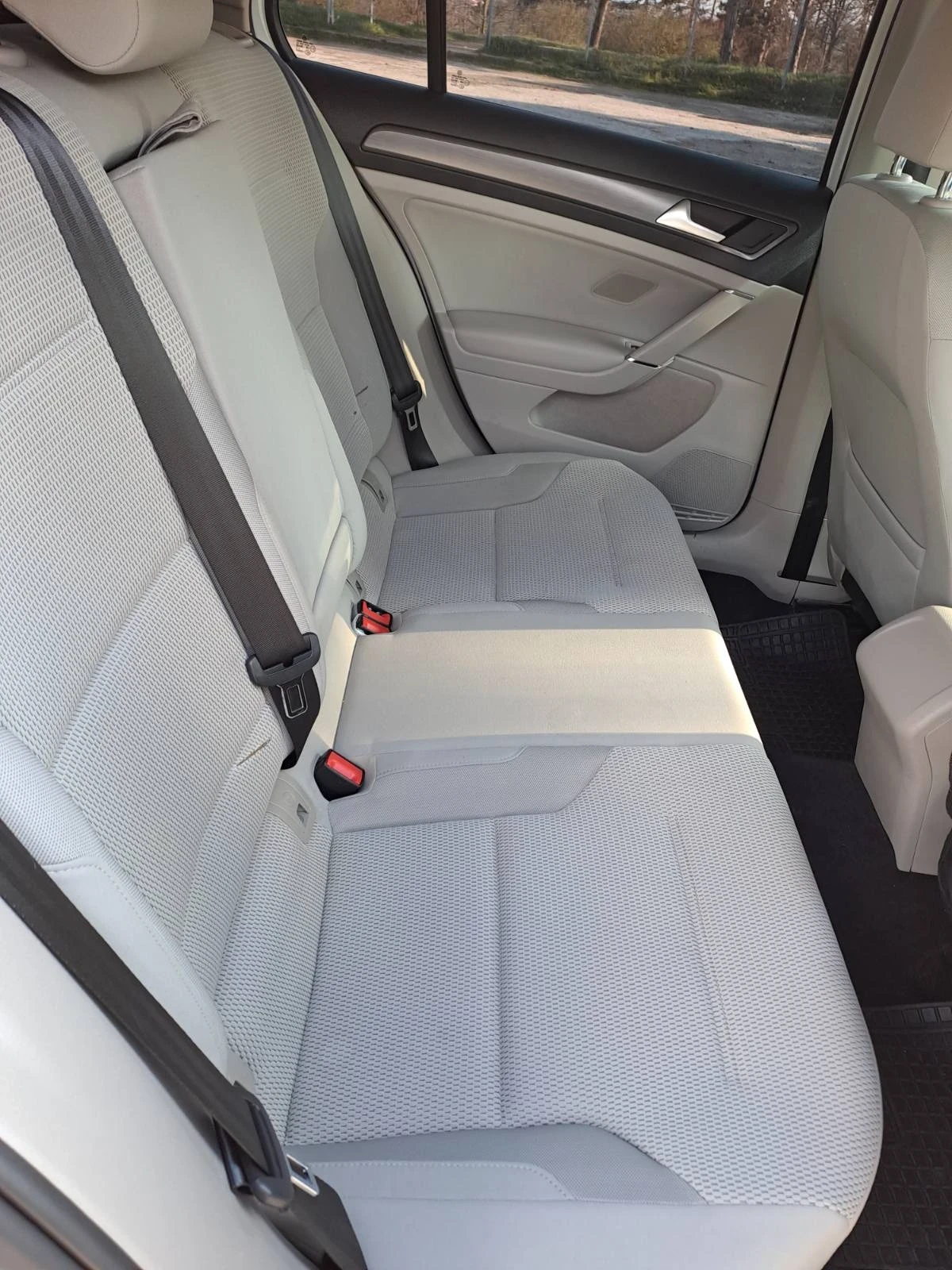 VW Golf 1.8 Турбо, снимка 7 - Автомобили и джипове - 54646830