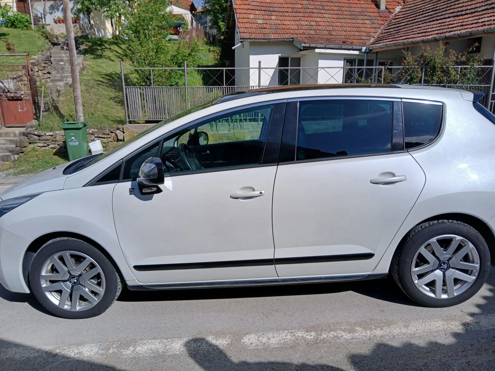 Peugeot 3008 Hibrid, снимка 4 - Автомобили и джипове - 54750064