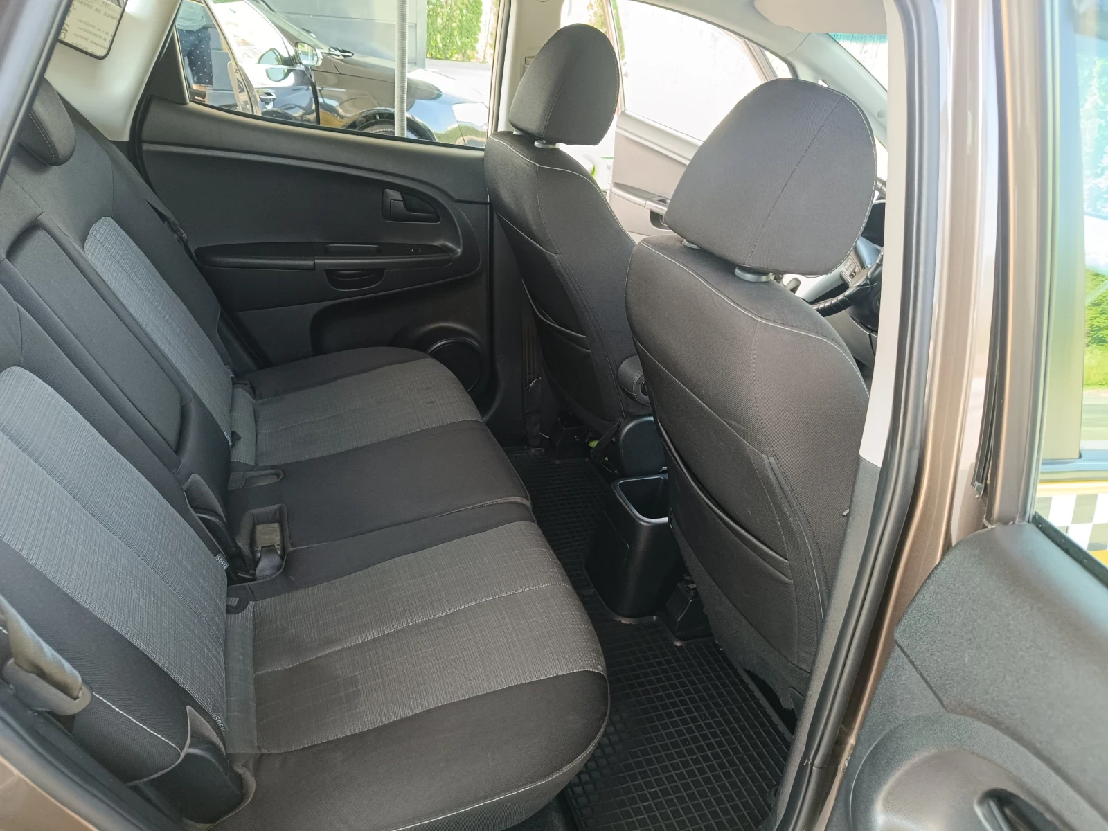 Kia Venga, снимка 9 - Автомобили и джипове - 55155837