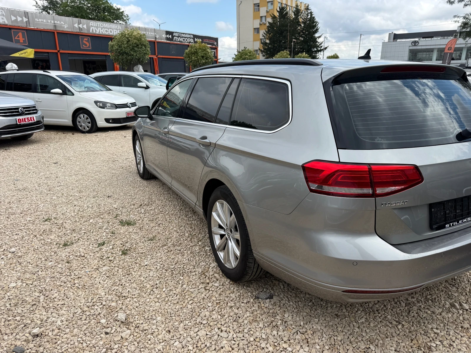 VW Passat Автоматик, снимка 5 - Автомобили и джипове - 55435102
