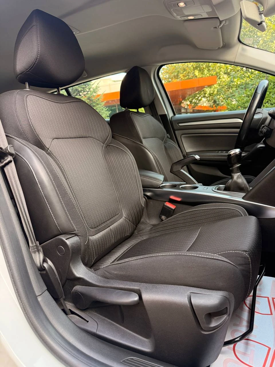 Renault Megane 1.5DCI* NAVI* ПЕРФЕКТЕН* , снимка 12 - Автомобили и джипове - 55833265