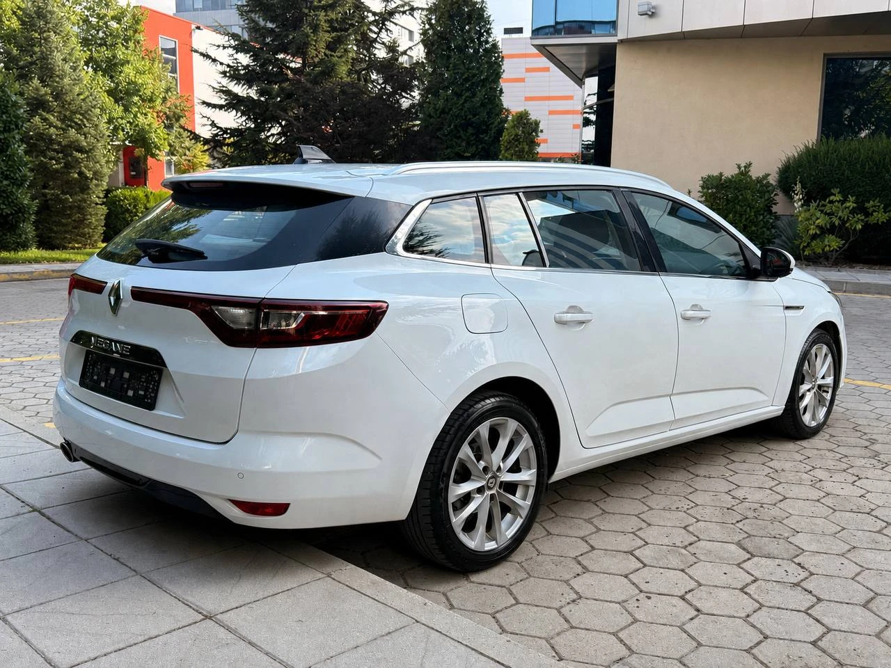Renault Megane 1.5DCI* NAVI* ПЕРФЕКТЕН* , снимка 4 - Автомобили и джипове - 55833265