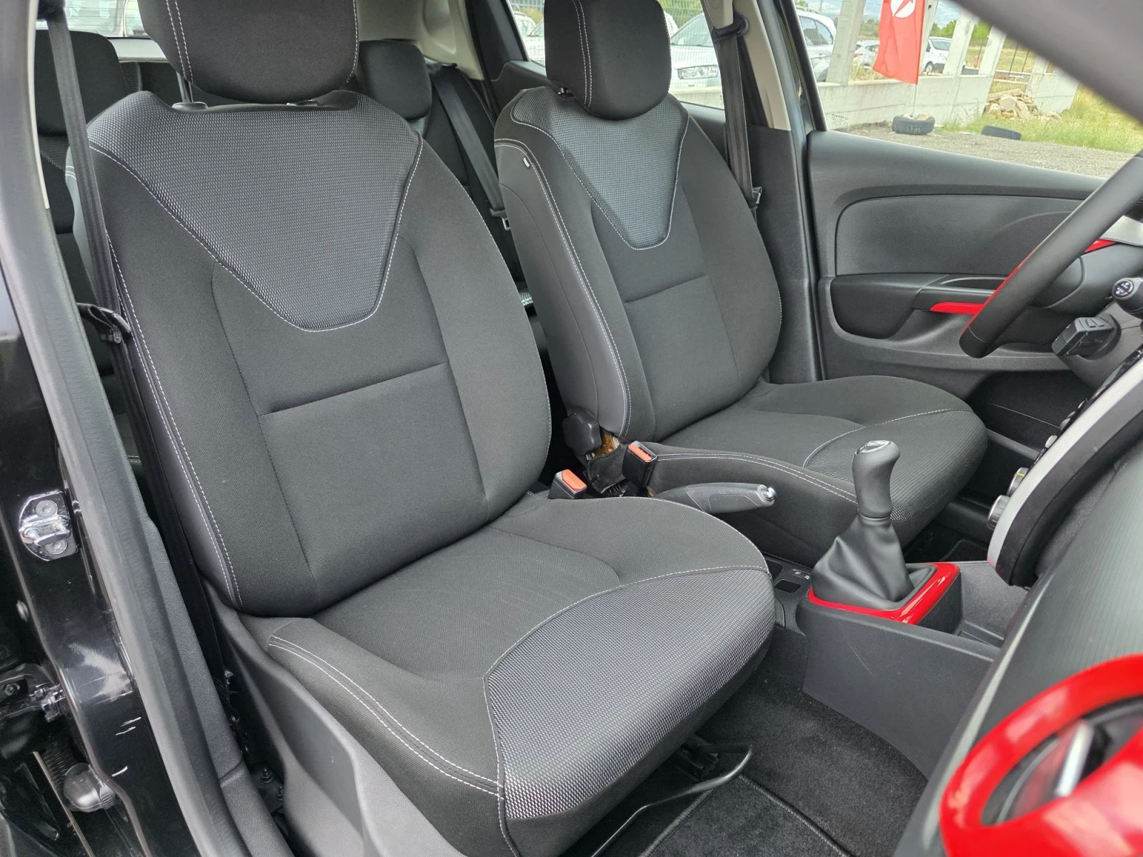 Renault Clio Обслужен/Нави/Euro6b, снимка 9 - Автомобили и джипове - 56049805