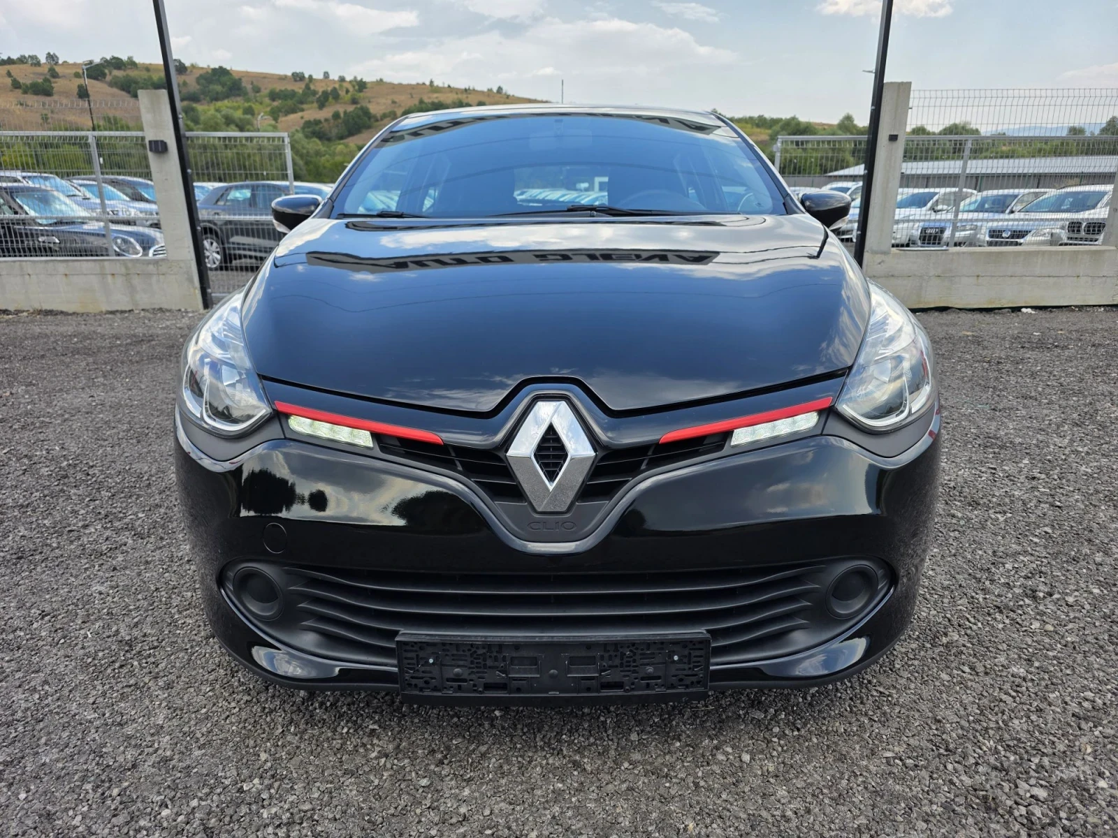 Renault Clio Обслужен/Нави/Euro6b, снимка 3 - Автомобили и джипове - 56049805