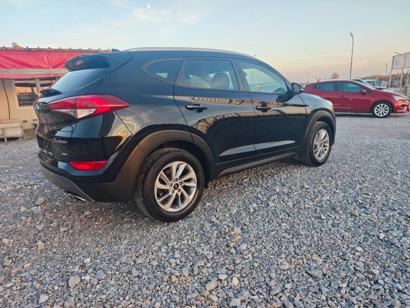 Hyundai Tucson 2.0 CRDI 4X4 , снимка 4 - Автомобили и джипове - 52265156