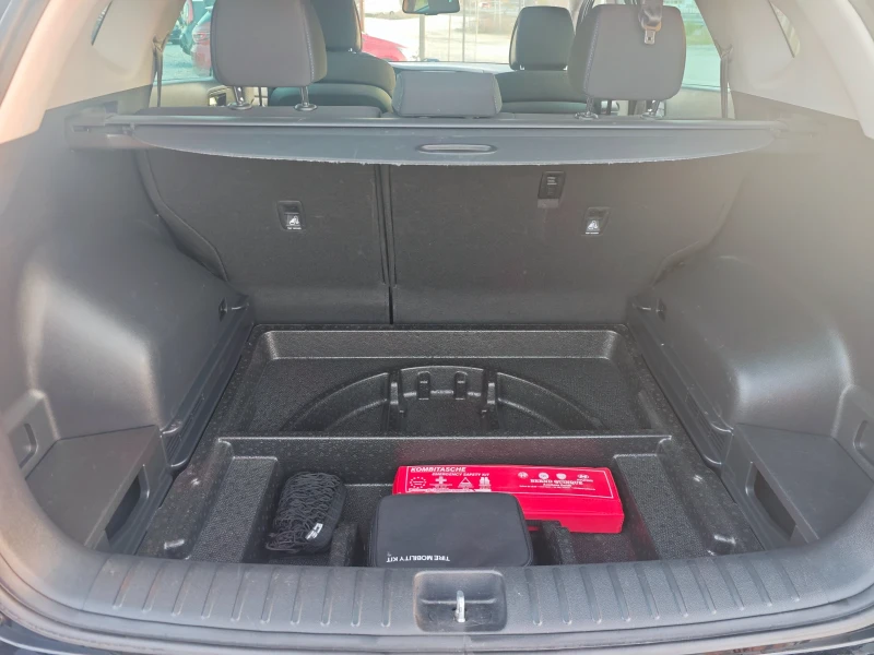 Hyundai Tucson 2.0 CRDI 4X4 , снимка 15 - Автомобили и джипове - 52265156