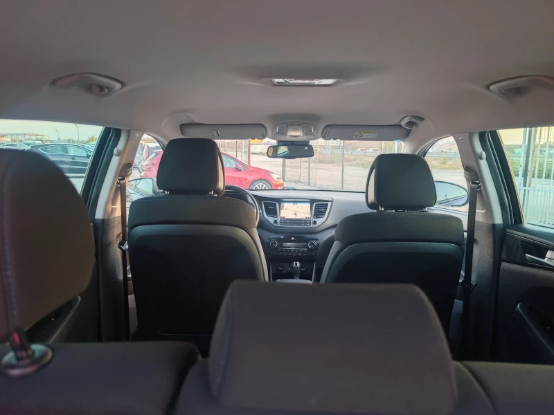 Hyundai Tucson 2.0 CRDI 4X4 , снимка 13 - Автомобили и джипове - 52265156