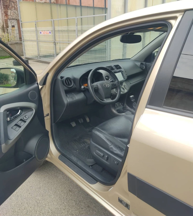 Toyota Rav4 Luxury, снимка 8 - Автомобили и джипове - 52655753