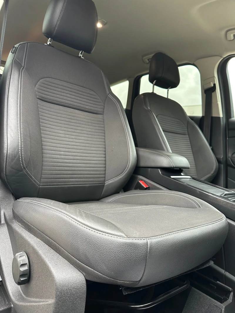 Ford Kuga 2.0 D TITANIUM * 4x4* , снимка 13 - Автомобили и джипове - 52663675