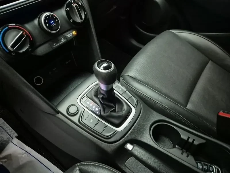 Hyundai Kona 1.6Т, снимка 12 - Автомобили и джипове - 54257129