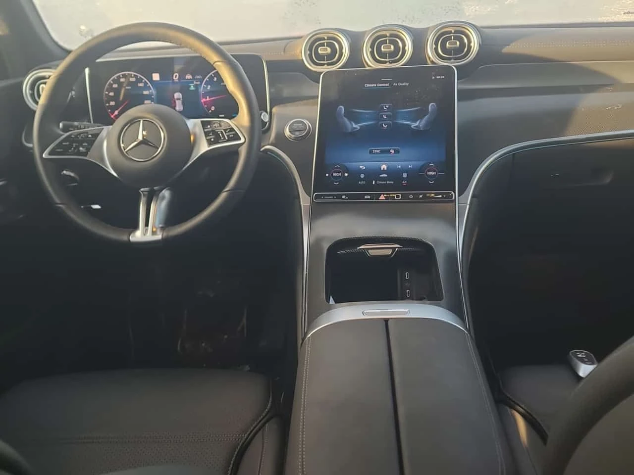 Mercedes-Benz GLC 300 * PANO* ПОДГРЕВИ* LANE ASSIST* CARFAX *  - изображение 10