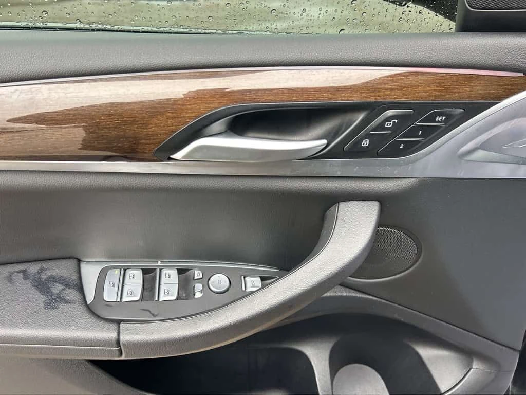 BMW X3 * AMBIENT LIGHT, PANOROOF, CARPLAY, NAVI, NEW TIRE, снимка 10 - Автомобили и джипове - 53987782