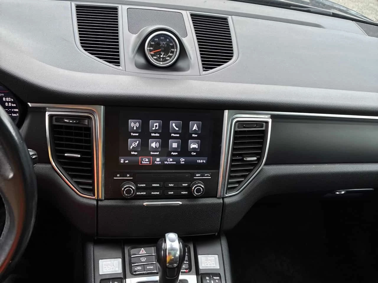 Porsche Macan * AWD * CARFAX * БЕЗ ПЪРВОНАЧАЛНА ВНОСКА, снимка 9 - Автомобили и джипове - 54562143