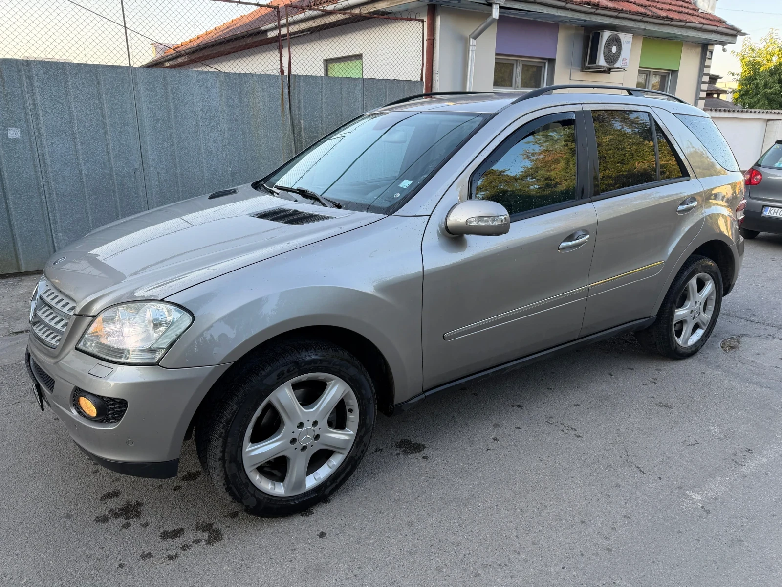 Mercedes-Benz ML 350, снимка 8 - Автомобили и джипове - 55363840