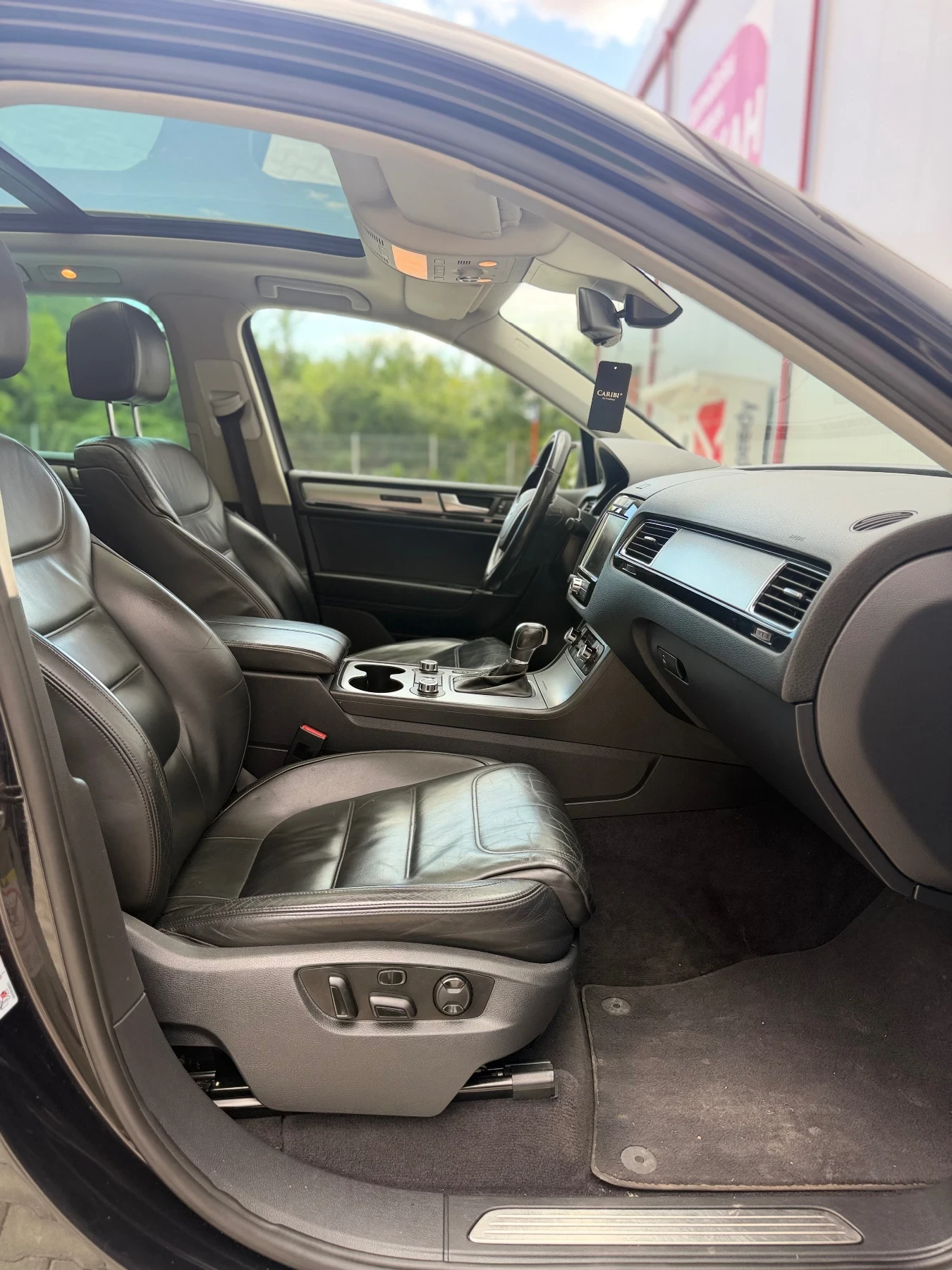 VW Touareg 4.2tdi Panorama , снимка 8 - Автомобили и джипове - 55234689