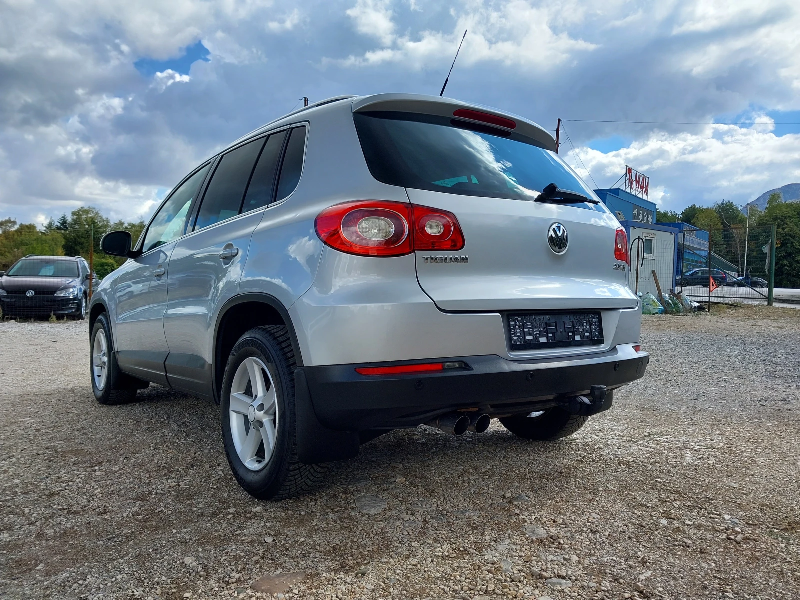 VW Tiguan 2.0- 140кс., 4х4, снимка 3 - Автомобили и джипове - 56289410
