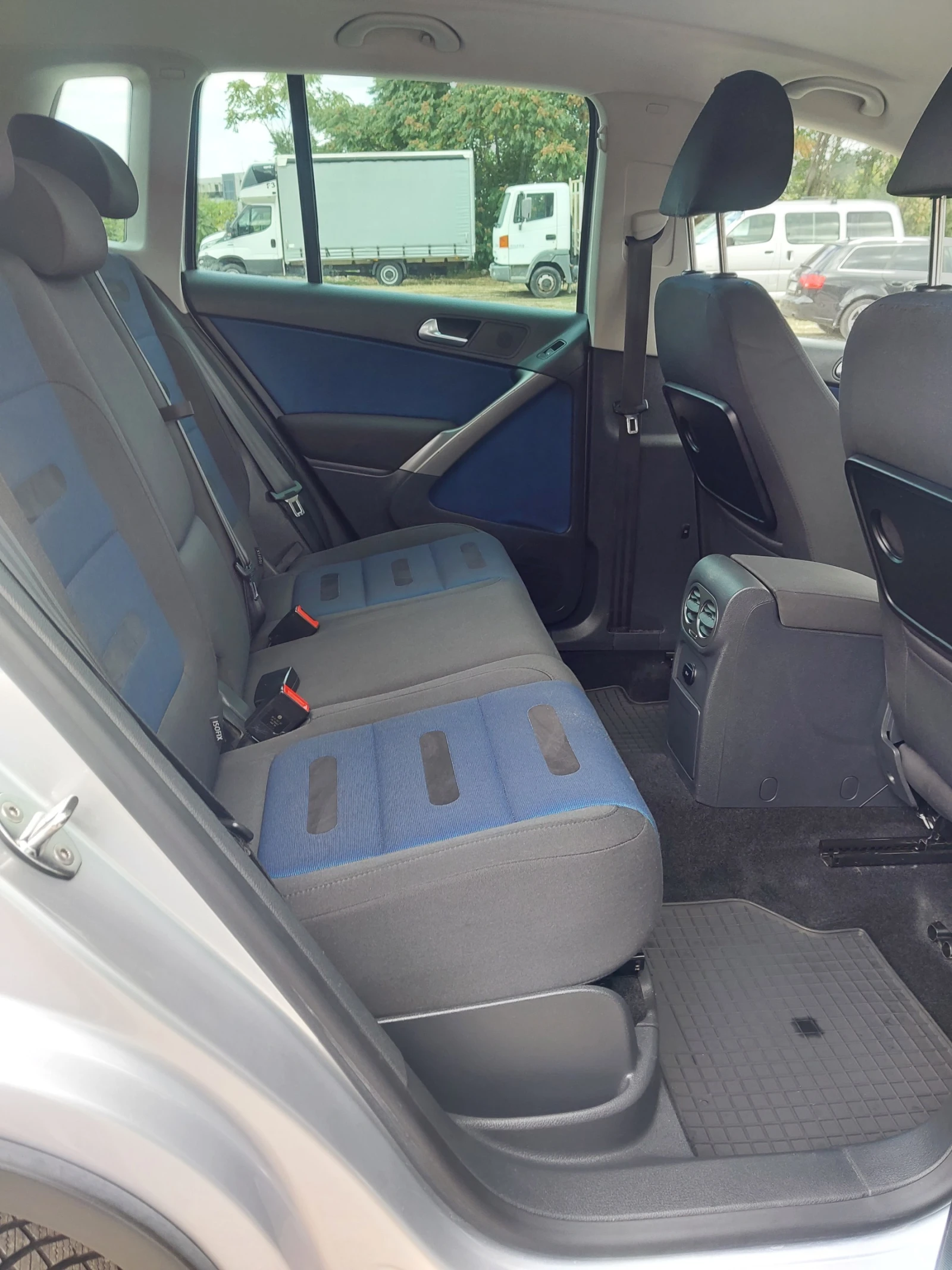 VW Tiguan 2.0- 140кс., 4х4, снимка 11 - Автомобили и джипове - 56289410