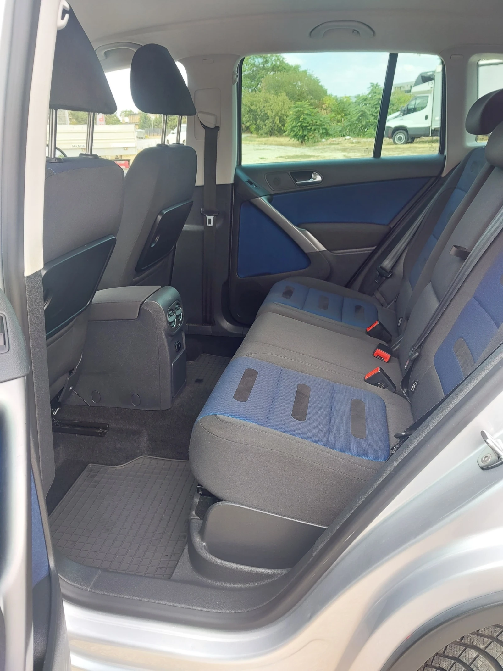 VW Tiguan 2.0- 140кс., 4х4, снимка 10 - Автомобили и джипове - 56289410