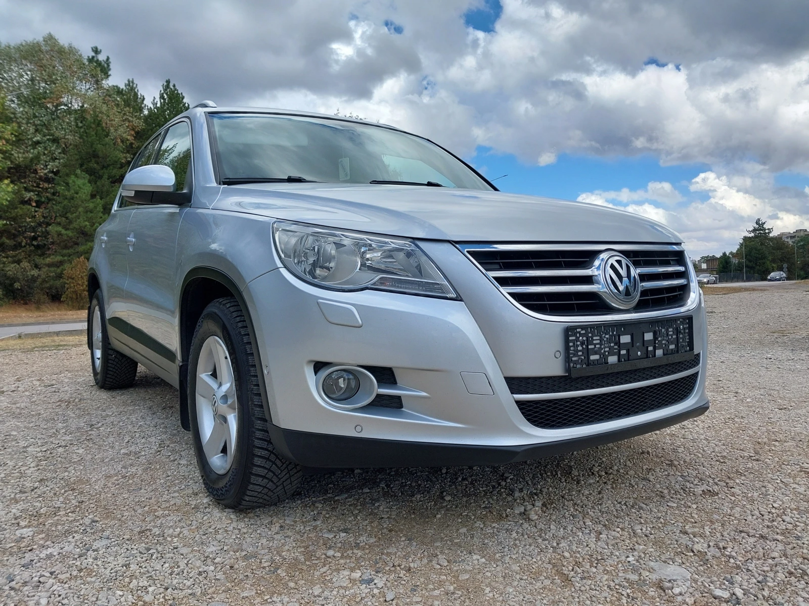 VW Tiguan 2.0- 140кс., 4х4, снимка 7 - Автомобили и джипове - 56289410