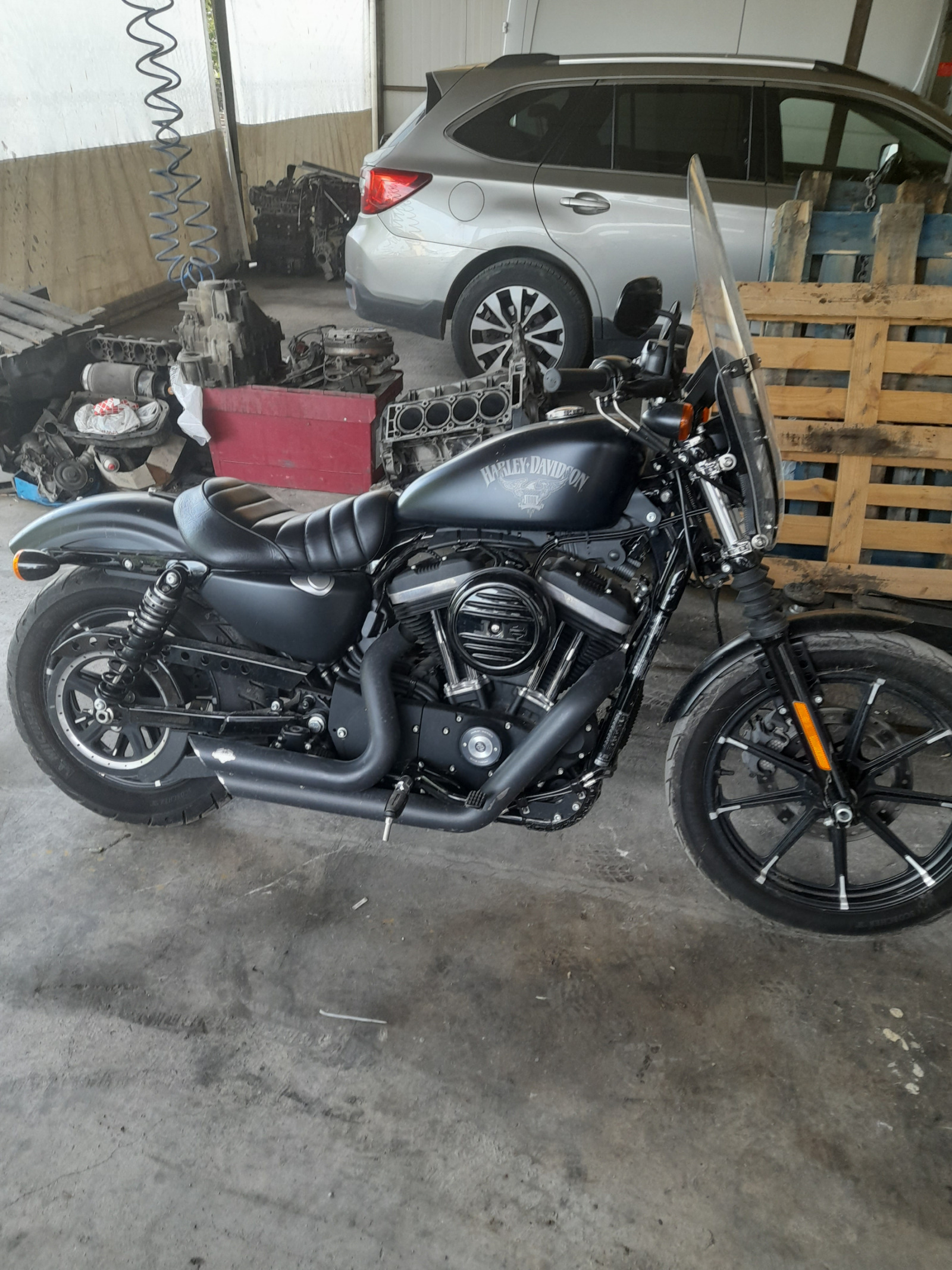 Harley-Davidson Sportster Iron 883 - изображение 1