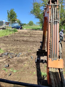 Багер Hitachi ZX25, снимка 2