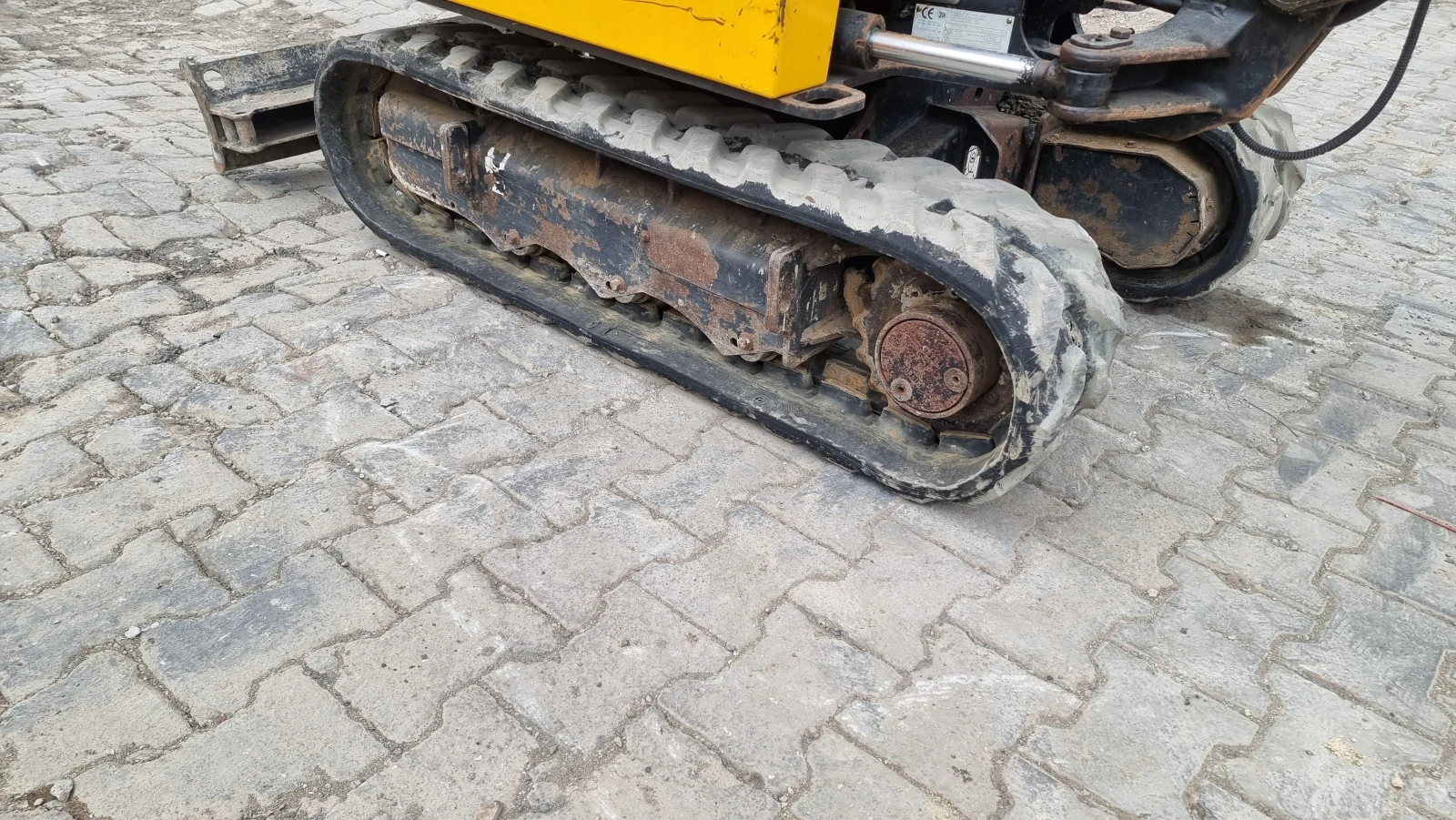 Багер JCB 15C-1, снимка 5 - Индустриална техника - 53950115